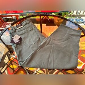 AVA VIV NWT women's colored pants - olive 🫒 colored